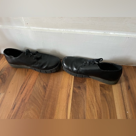 Doc Marten Bram Men\'s Black Leather Shoes, size 10, used condition, see photos main image 6